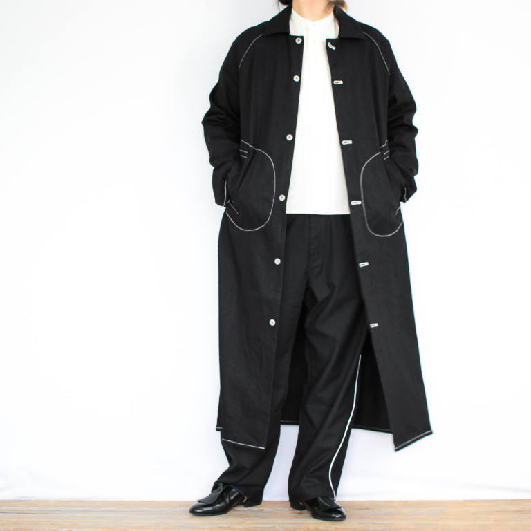 Ryu 白ステッチが映えるマキシ丈ステンカラーコート Black Denim Coat ブラックデニムコート Tomoshibi